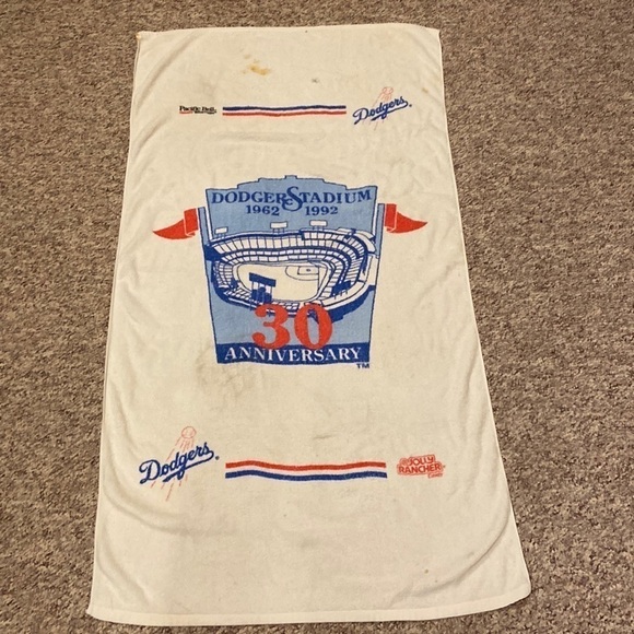 Los Angeles Dodgers 30 Year Anniv. Dodger Stadium 1962-92 Vintage Beach Towel - Picture 2 of 2